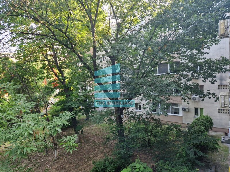 Titan, Liviu Rebreanu, 5 minute metrou, 3 camere