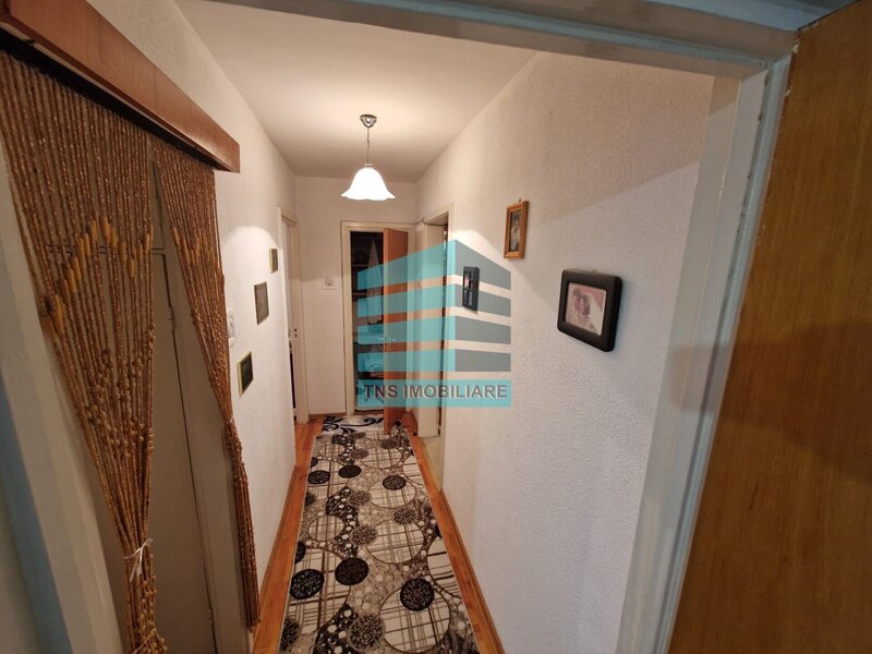 Titan, Liviu Rebreanu, 5 minute metrou, 3 camere